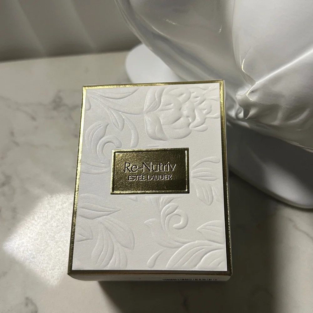 NEW Estée Lauder Re-Nutriv Ultimate Diamond Discovery Gift Set ($260 value)